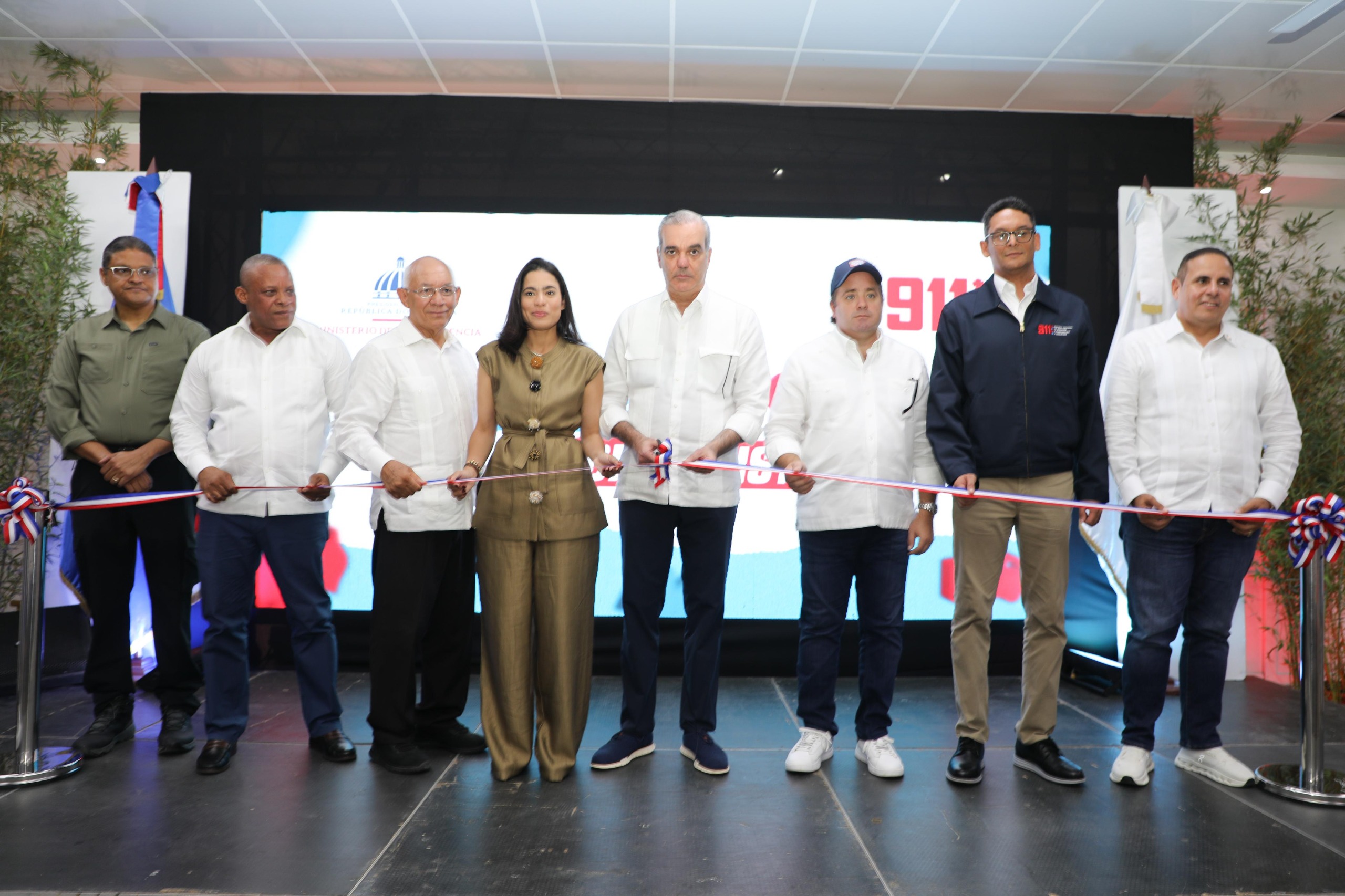 Presidente Abinader encabeza puesta en funcionamiento del Sistema 911 en Montecristi